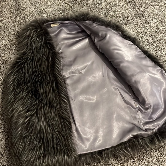 PRESIDENT'S DAY SALE Southern Sparkle polyester “fur” Vest - Picture 2 of 2